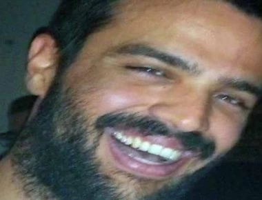 Όλοι στην Ραφήνα ψάχνουν τους αγαπημένους τους: «Αυτός εδώ είναι ο αδερφός μου και αγνοείται στην πυρκαγιά»